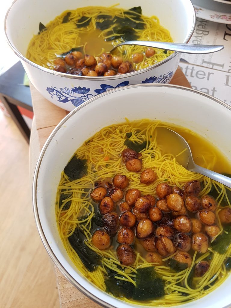 Vegan „instantní“ nudlová polévka